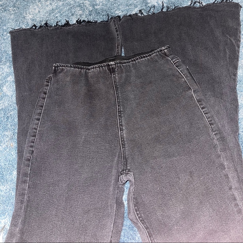 Black Jeggings🖤✔️🐝🐼📞